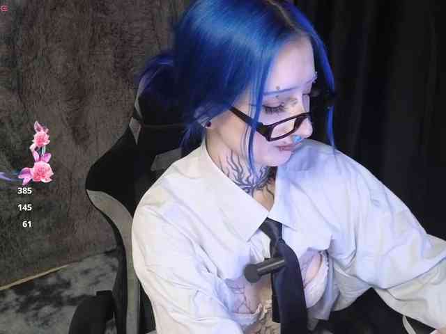 YoungAlice1 YoungAlice1