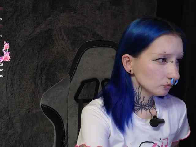 YoungAlice1 YoungAlice1