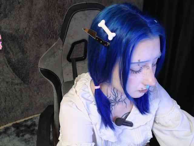 YoungAlice1 YoungAlice1