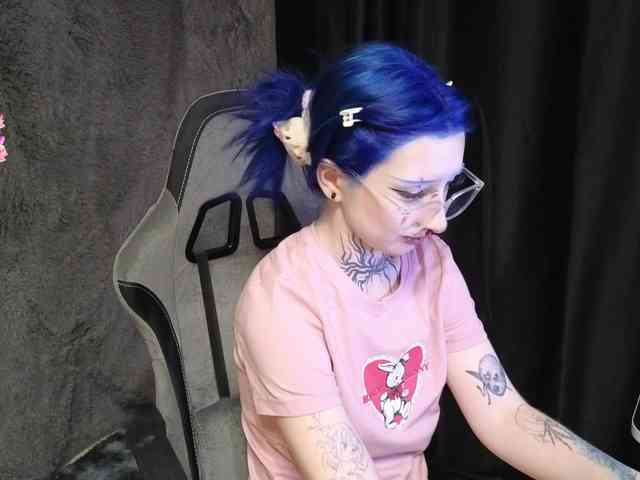 YoungAlice1 YoungAlice1