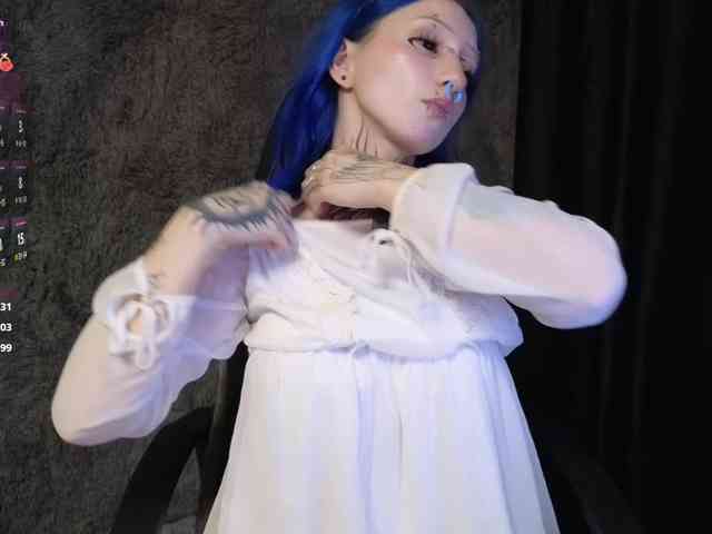 YoungAlice1 YoungAlice1