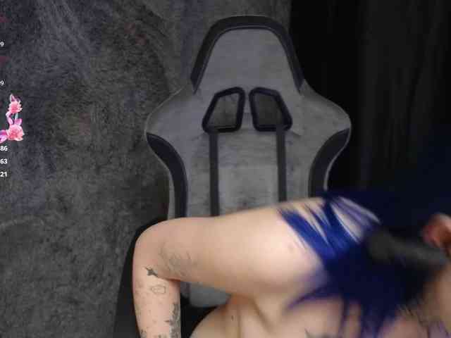 YoungAlice1 YoungAlice1