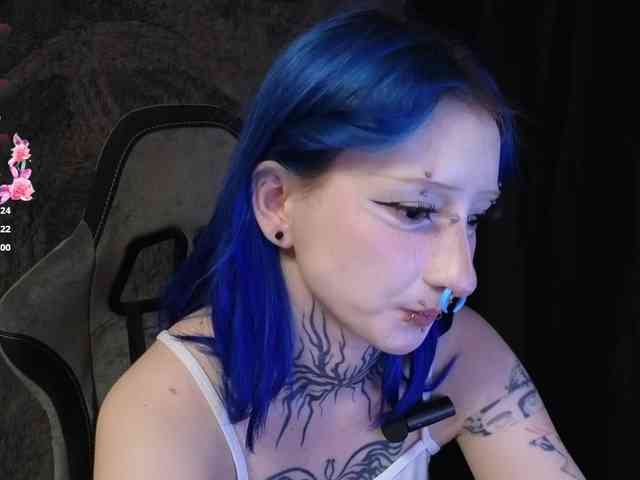 YoungAlice1 YoungAlice1