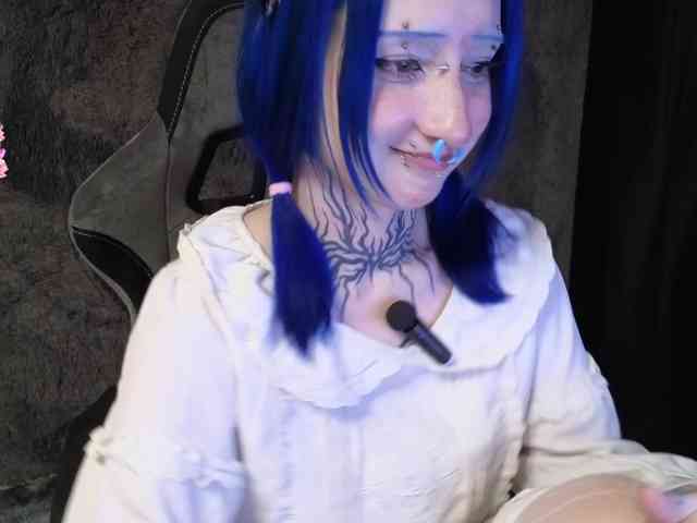 YoungAlice1 YoungAlice1