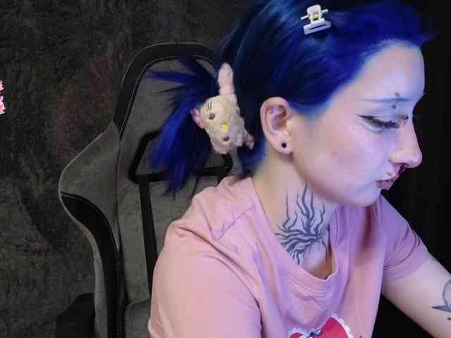 YoungAlice1 YoungAlice1