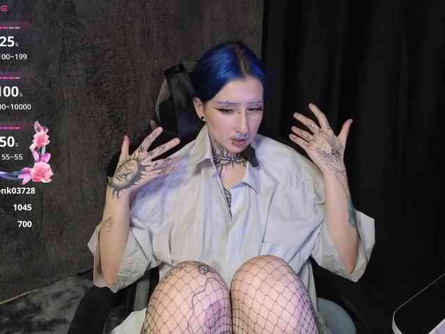 YoungAlice1 Live Webcam on BongaCams