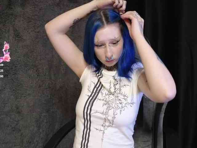 YoungAlice1 YoungAlice1