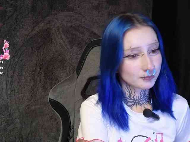 YoungAlice1 YoungAlice1