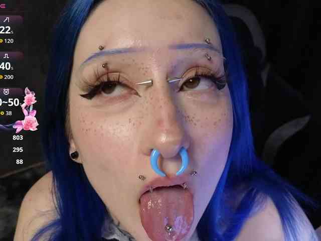 YoungAlice1 Live Webcam on BongaCams