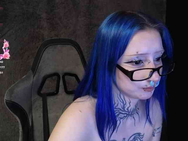 YoungAlice1 YoungAlice1