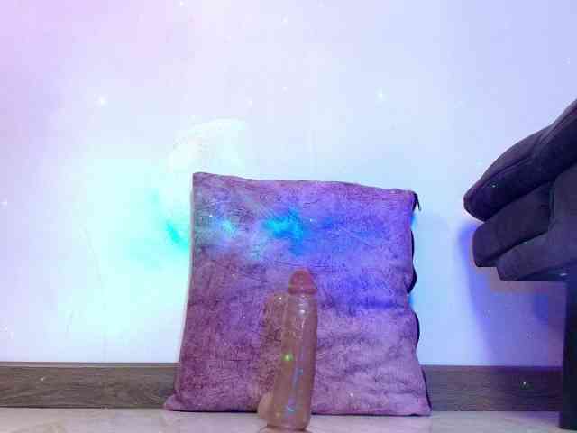 Brunette-Candy webcam