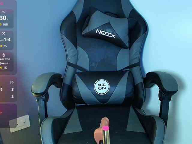 Brunette-Candy webcam