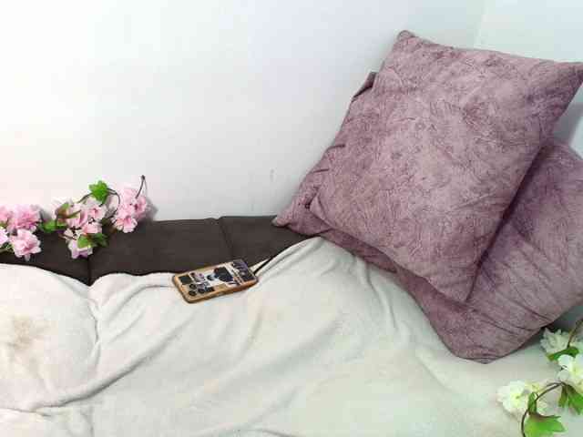 Brunette-Candy webcam