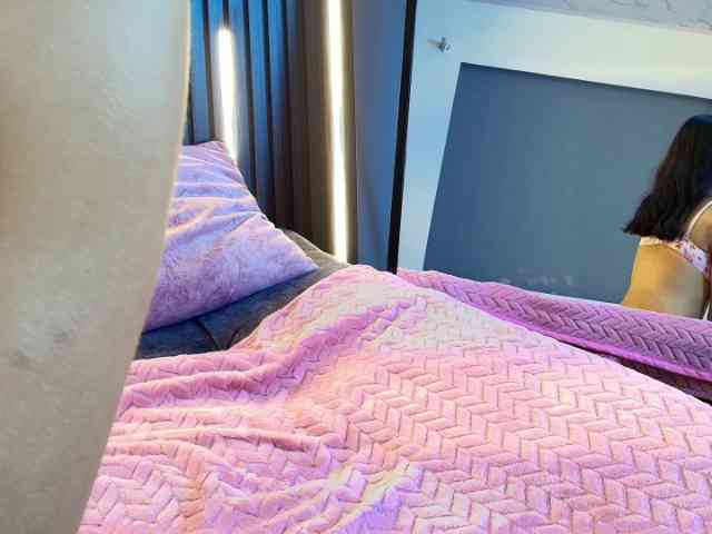 Brunette-Candy webcam