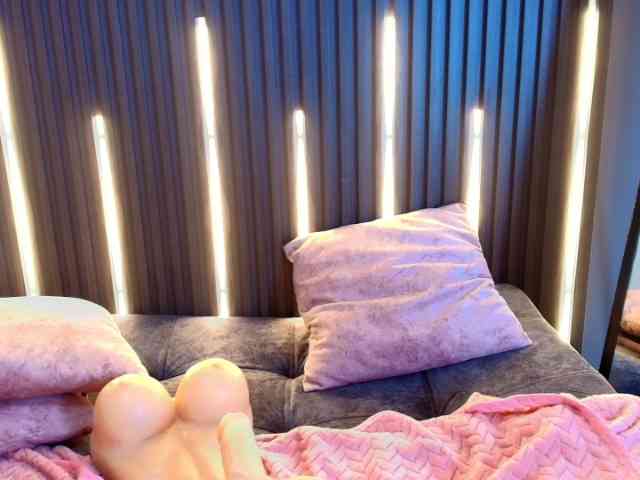 Brunette-Candy webcam