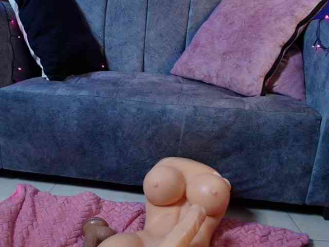 Brunette-Candy webcam