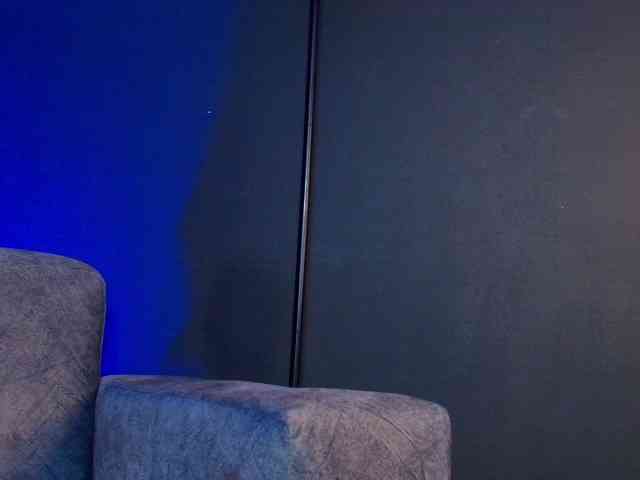 Brunette-Candy webcam