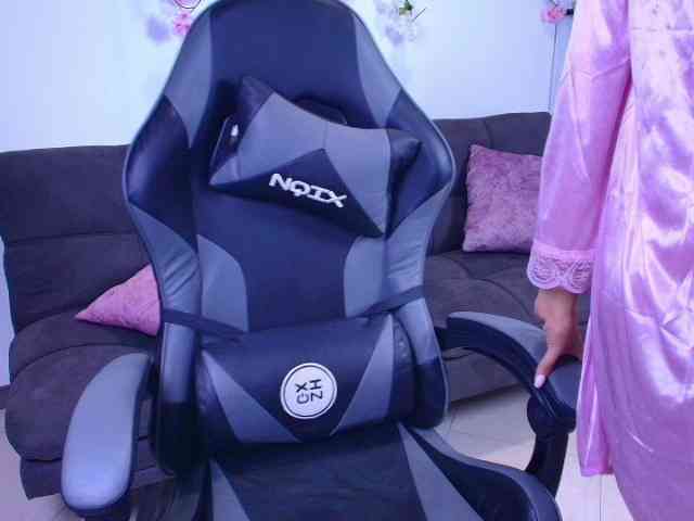 Brunette-Candy Brunette-Candy