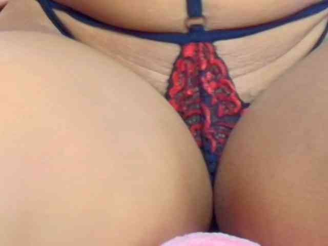 Brunette-Candy webcam