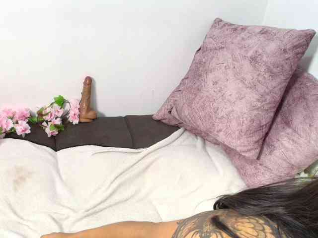 Brunette-Candy Brunette-Candy