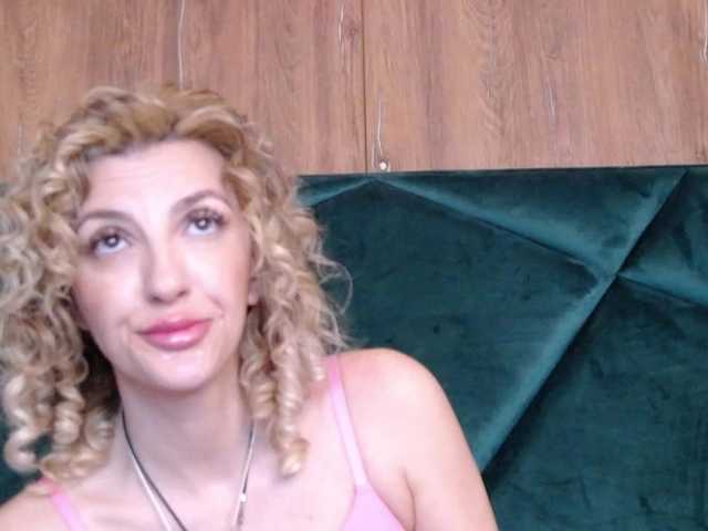 RileyLanna's BongaCams show and profile