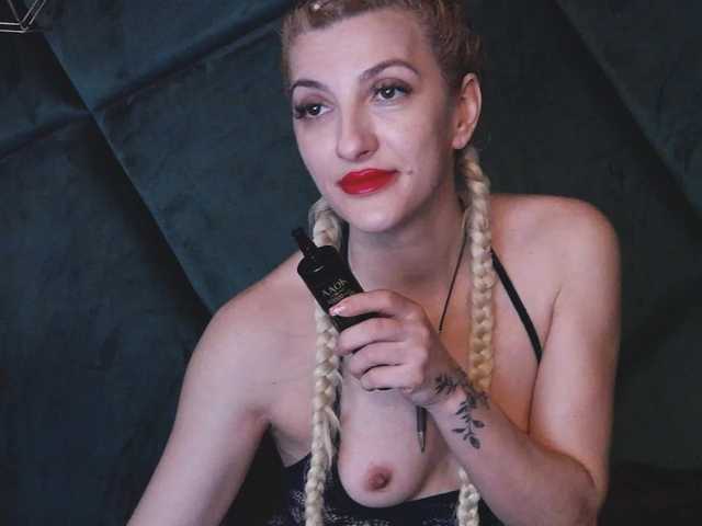 RileyLanna's BongaCams show and profile