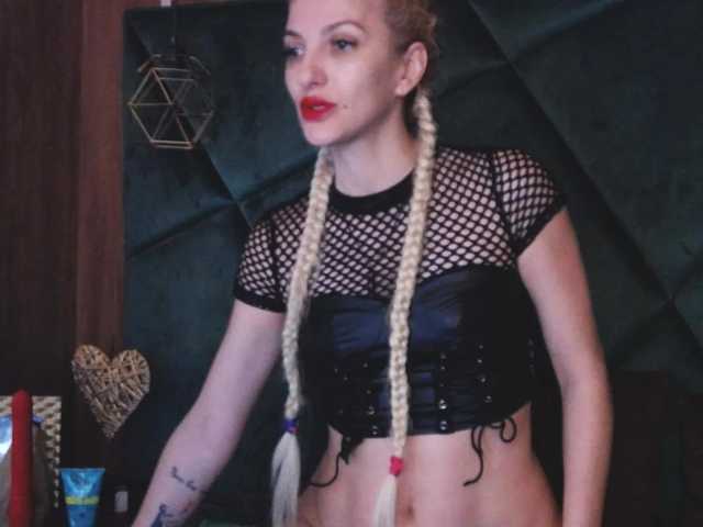 RileyLanna's BongaCams show and profile