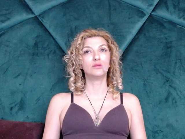 RileyLanna's BongaCams show and profile