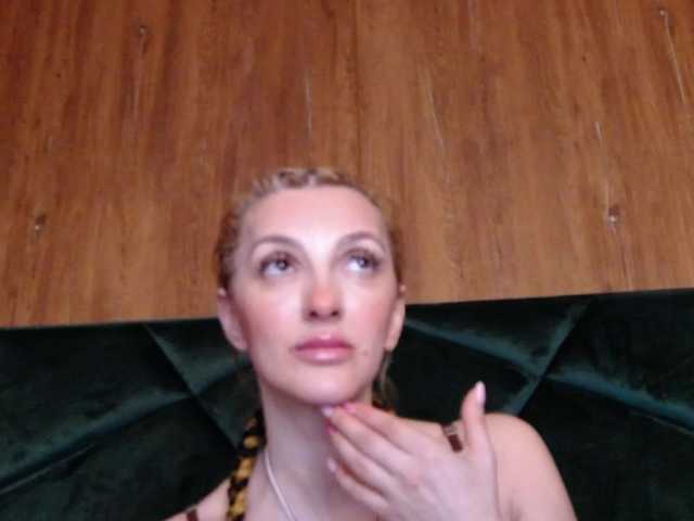 RileyLanna's BongaCams show and profile