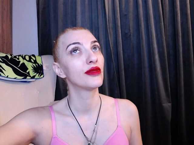 RileyLanna's BongaCams show and profile