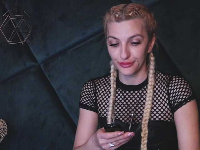 RileyLanna's BongaCams show and profile