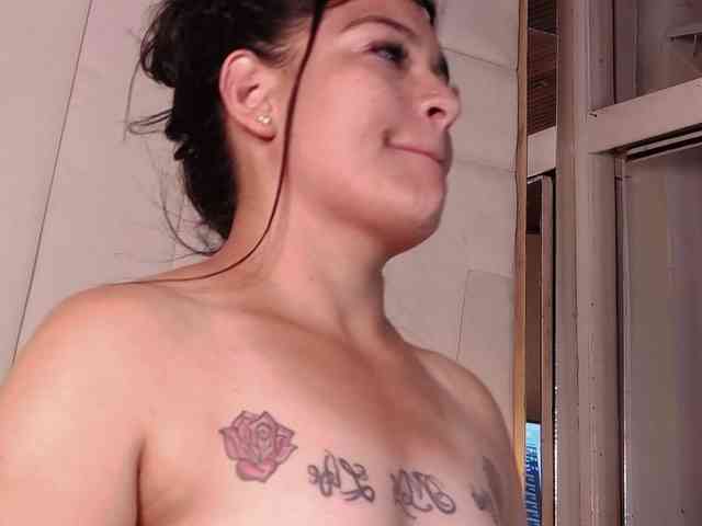 LannyShell Live Webcam on BongaCams