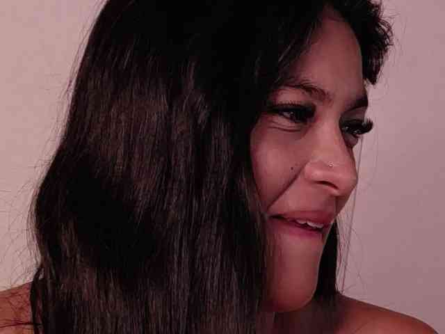 LannyShell Live Webcam on BongaCams