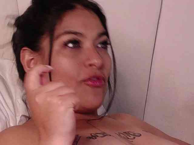 LannyShell Live Webcam on BongaCams