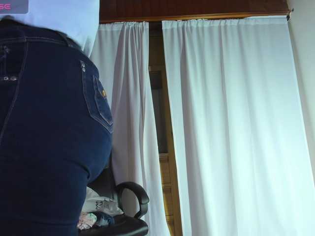 NikollSalas's BongaCams show and profile