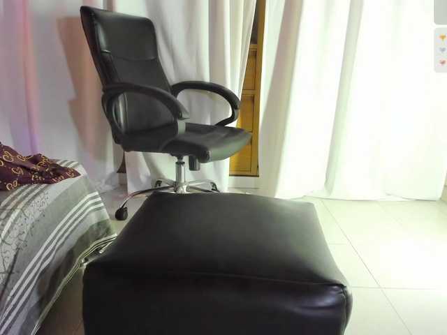 NikollSalas's BongaCams show and profile