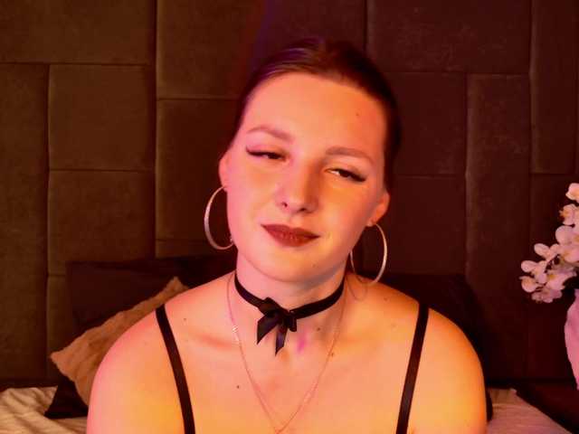 Vixsaria's BongaCams show and profile