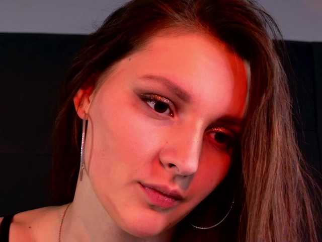 Vixsaria's BongaCams show and profile