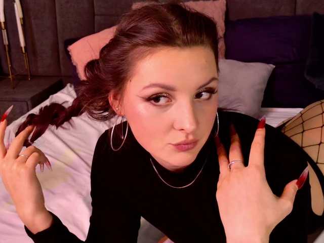 Vixsaria's BongaCams show and profile