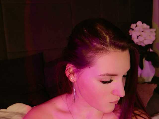 Vixsaria's BongaCams show and profile