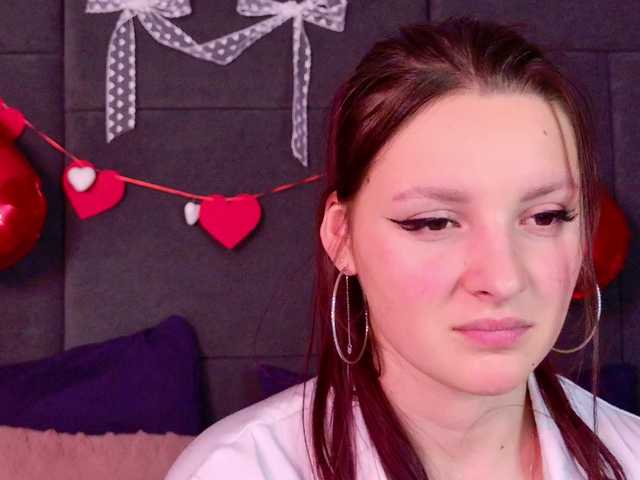 Vixsaria's BongaCams show and profile