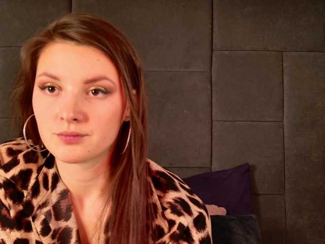 Vixsaria's BongaCams show and profile