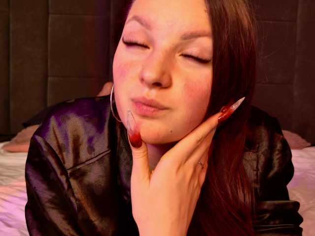 Vixsaria's BongaCams show and profile