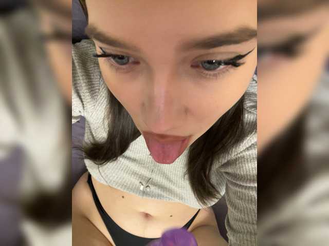 Glossmixdoll Live Cam on BongaCams