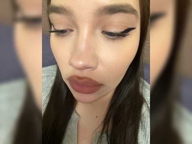 Glossmixdoll's BongaCams show and profile