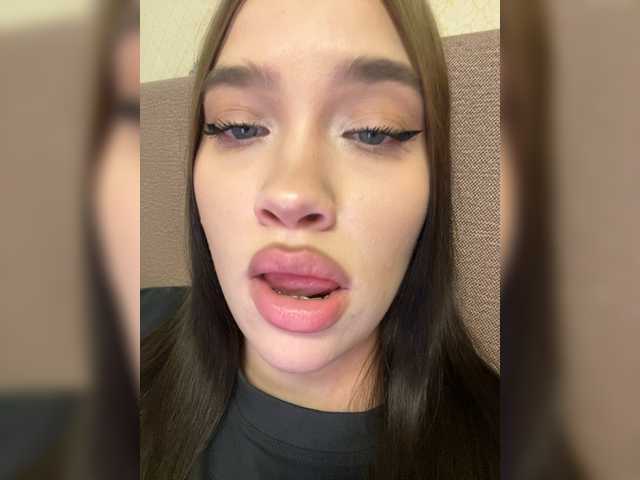 Glossmixdoll live room