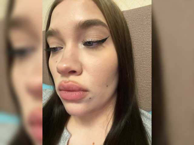 Glossmixdoll's BongaCams show and profile