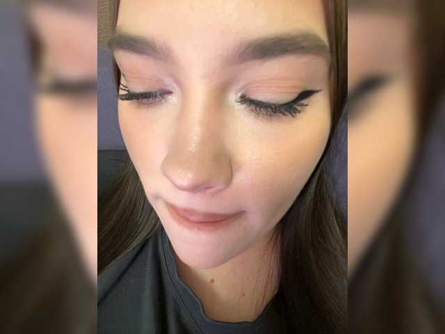 Glossmixdoll's BongaCams show and profile