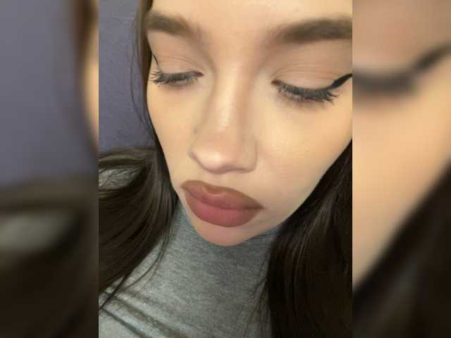 Glossmixdoll's BongaCams show and profile