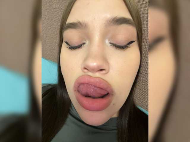 Glossmixdoll from BongaCams is Freechat